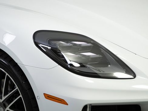 New 2026 Porsche Panamera image 38