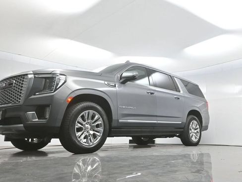 Used 2022 GMC Yukon XL Denali AWD/4WD image 62