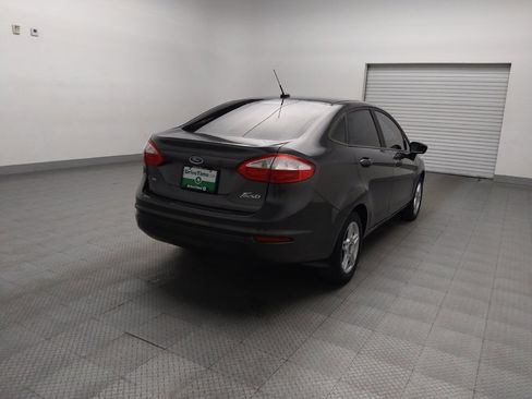 Used 2018 Ford Fiesta SE image 9