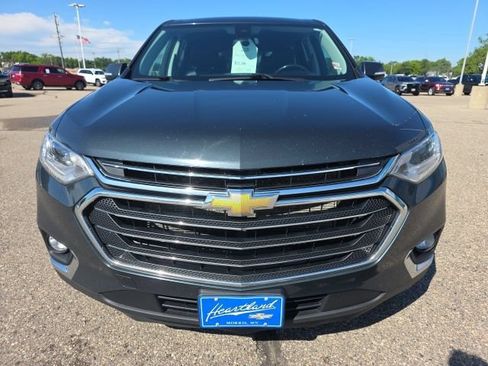 Used 2020 Chevrolet Traverse LT w/ Driver Confidence II Package AWD/4WD image 3