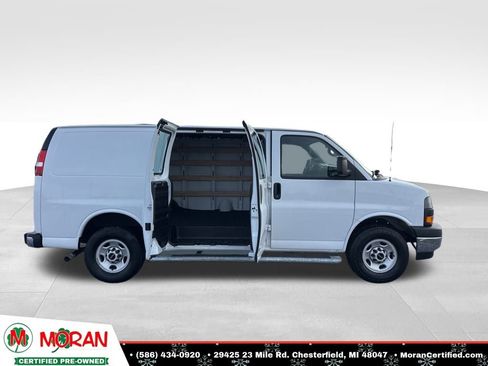 Used 2024 GMC Savana 2500 w/ Driver Convenience Package image 19