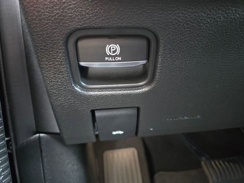 Used 2023 Jeep Grand Cherokee Altitude AWD/4WD image 12