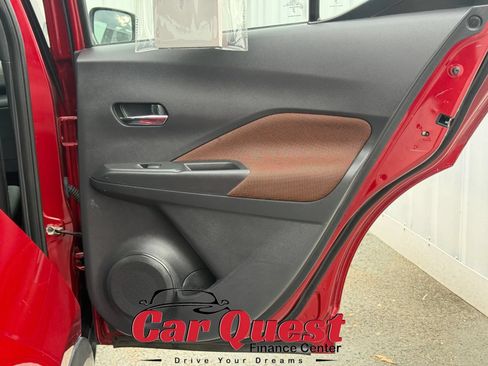 Used 2023 Nissan Kicks SR FWD image 16