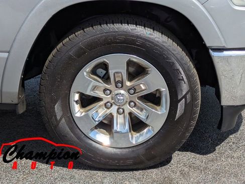 Used 2019 RAM 1500 Laramie RWD image 12