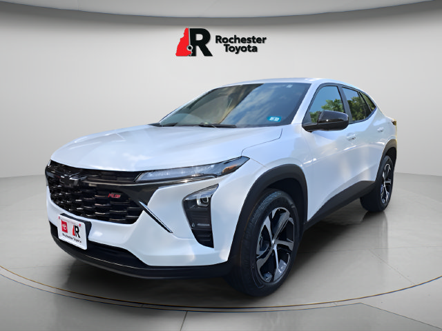 Used 2025 Chevrolet Trax RS FWD image 3