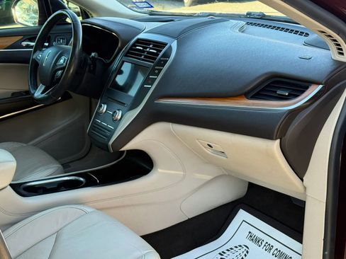 Used 2019 Lincoln MKC Select w/ Select Plus Package FWD image 18