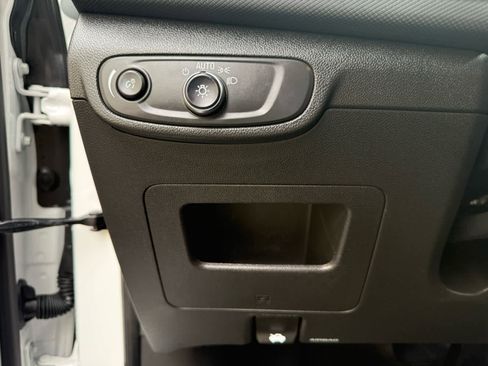 Used 2025 Chevrolet TrailBlazer RS w/ Convenience Package FWD image 13