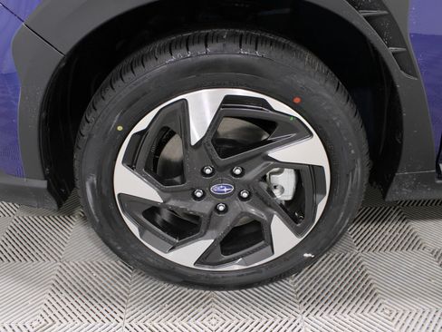 Certified 2025 Subaru Crosstrek 2.5i Limited w/ Crosstrek Mirror Package image 34