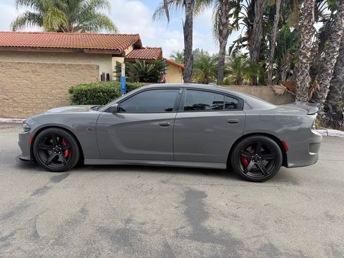Used 2018 Dodge Charger SRT Hellcat RWD image 11