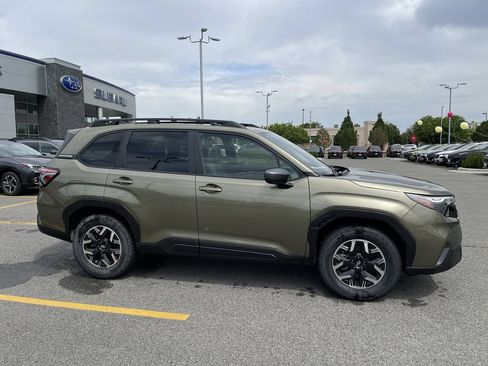 Used 2025 Subaru Forester Premium AWD/4WD image 10