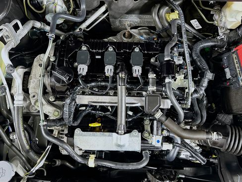 Used 2024 Nissan Kicks S image 31