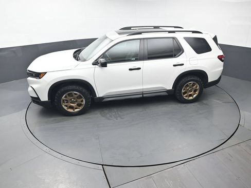 Used 2024 Honda Pilot TrailSport image 39