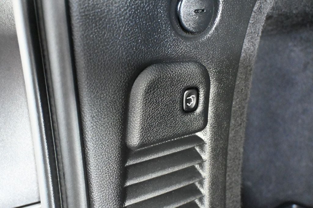 Used 2021 Dodge Durango R/T w/ Technology Group RWD image 23