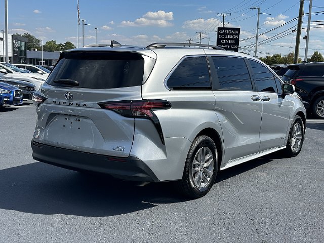 Used 2021 Toyota Sienna XLE FWD image 7