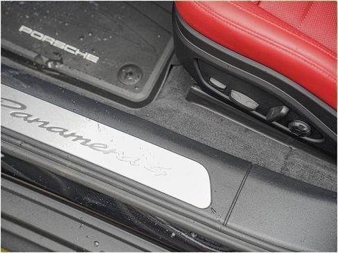 New 2025 Porsche Panamera 4 image 30