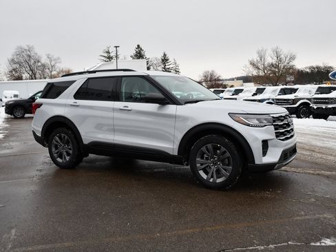 Used 2026 Ford Explorer Active w/ Active Comfort Package image 8