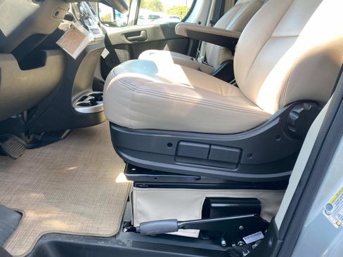 Used 2019 RAM ProMaster 3500 w/ Premium Appearance Group image 21