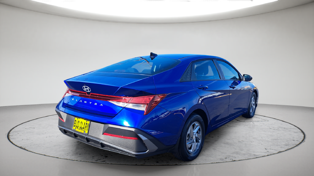 Used 2026 Hyundai Elantra SE FWD image 17
