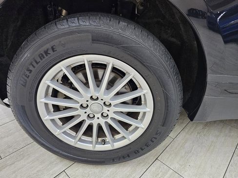 Used 2018 Land Rover Range Rover Velar AWD/4WD image 38