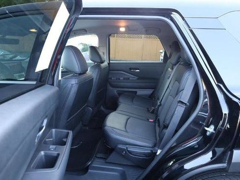 Certified 2026 Nissan Pathfinder SL FWD image 23