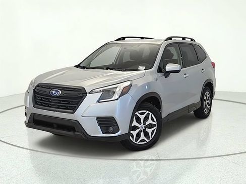 Used 2023 Subaru Forester Premium AWD/4WD image 1