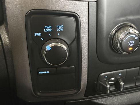 Used 2014 RAM 2500 Tradesman w/ Chrome Appearance Group image 17