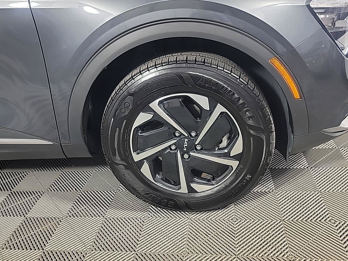 Certified 2023 Kia Sportage LX AWD/4WD image 3