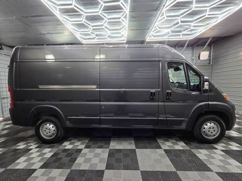 Used 2023 RAM ProMaster 2500 FWD image 9