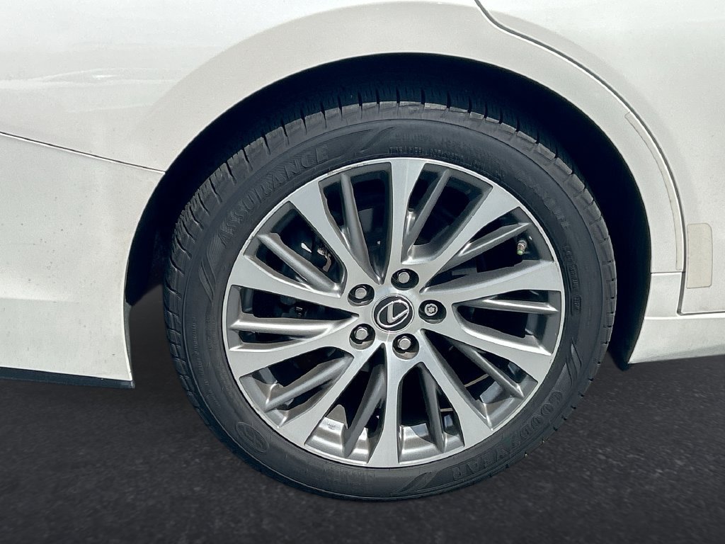 Used 2019 Lexus ES 350 w/ Premium Package FWD image 17