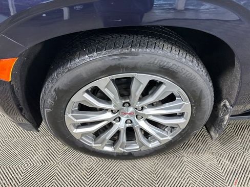 Used 2022 GMC Yukon XL Denali w/ Denali Ultimate Package image 10