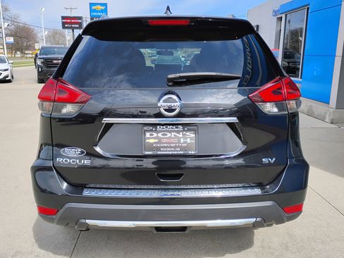 Used 2017 Nissan Rogue SV w/ Midnight Edition Package image 32