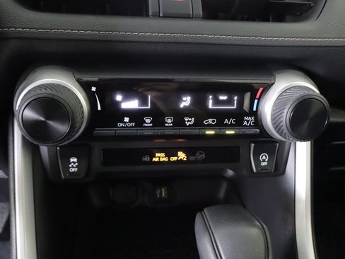 Used 2025 Toyota RAV4 LE AWD/4WD image 14