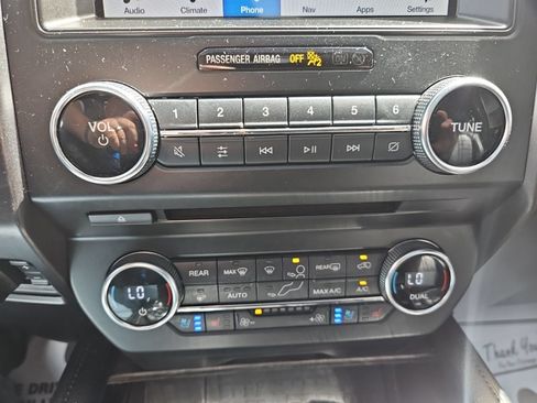 Used 2018 Ford Expedition Limited w/ Equipment Group 301A AWD/4WD image 29
