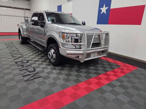 Used 2020 Ford F350 Lariat w/ Lariat Value Package AWD/4WD image 15