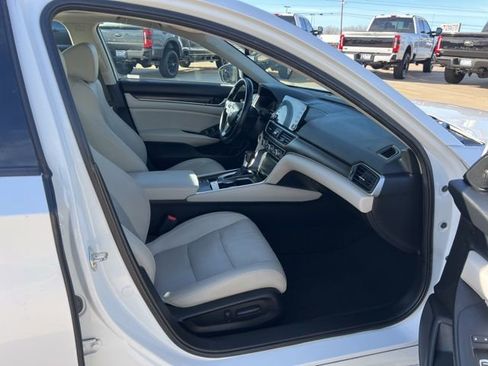 Used 2018 Honda Accord EX-L image 25