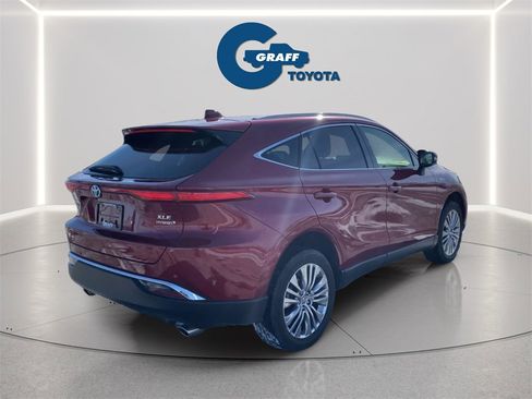 Used 2021 Toyota Venza XLE image 5