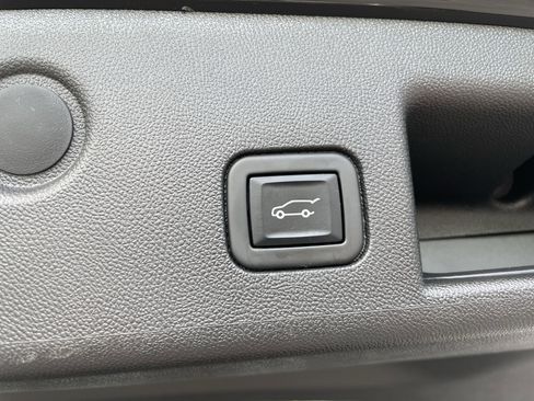 Used 2022 Chevrolet Equinox LT image 32