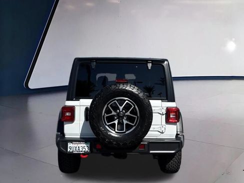 Used 2025 Jeep Wrangler Unlimited Rubicon AWD/4WD image 3