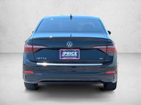 Used 2024 Volkswagen Jetta SE w/ Panoramic Sunroof Package FWD image 7