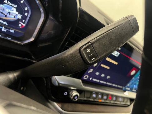 Used 2025 GMC Sierra 1500 SLT AWD/4WD image 47