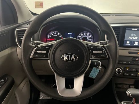 Used 2022 Kia Sportage LX FWD image 17