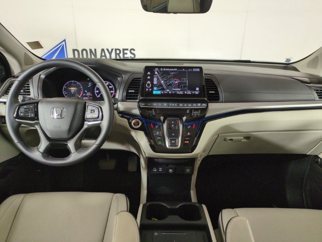 Certified 2025 Honda Odyssey Touring image 18