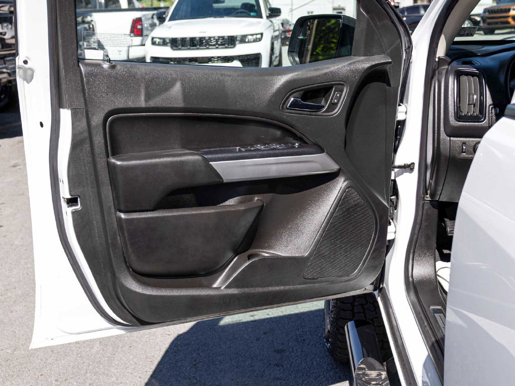 Used 2022 Chevrolet Colorado ZR2 AWD/4WD image 11