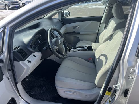 Used 2012 Toyota Venza LE image 14