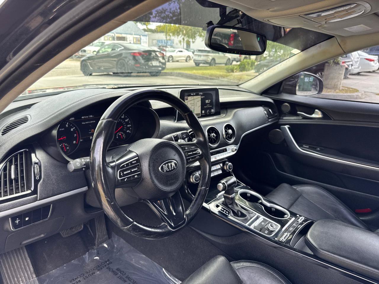 Used 2018 Kia Stinger Premium RWD image 13