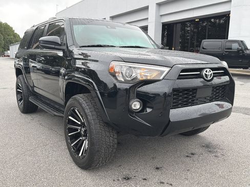 Used 2021 Toyota 4Runner SR5 image 3
