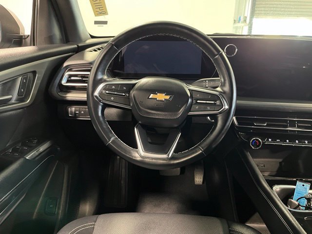 Used 2025 Chevrolet Traverse LT FWD image 22
