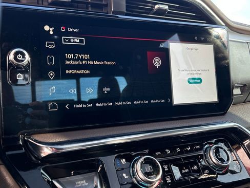 Used 2024 GMC Sierra 1500 Denali w/ Denali Reserve Package image 13