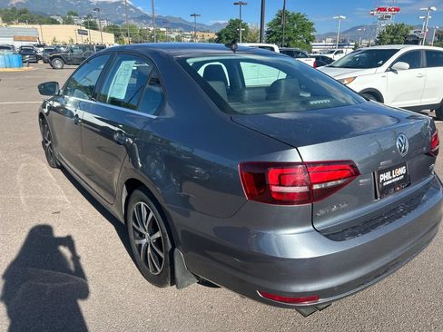 Used 2018 Volkswagen Jetta SE FWD image 7
