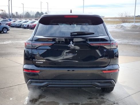 New 2026 Mitsubishi Outlander ES image 17